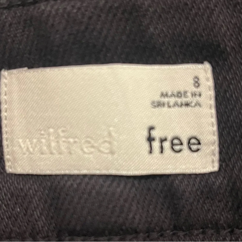 🍒ARITZIA WILFRED FREE HIGH WAISTED BLACK CARGO PANTS SIZE 8🍒 - Picture 6 of 7